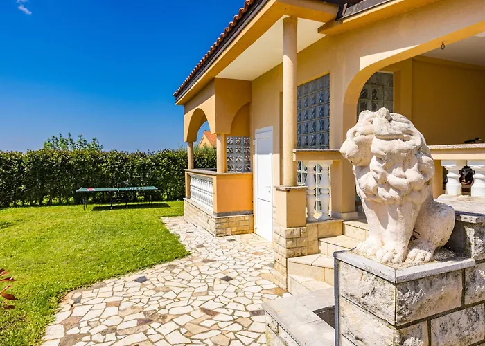 Casamare - Ground Floor Apartment Peroj